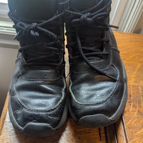 Nike Air Max Goaterra 2.0 Boot Women 8.5, Y 7 Mid Triple Black DC9515-001 - Picture 4 of 9